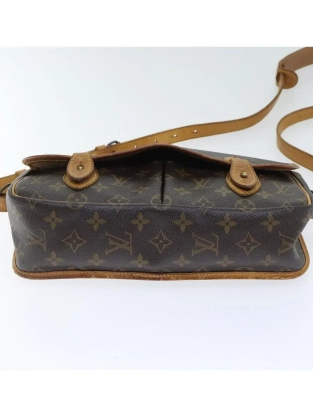 Authentic LOUIS VUITTON Monogram Gibeciere MM Shoulder Bag M42247 LV
